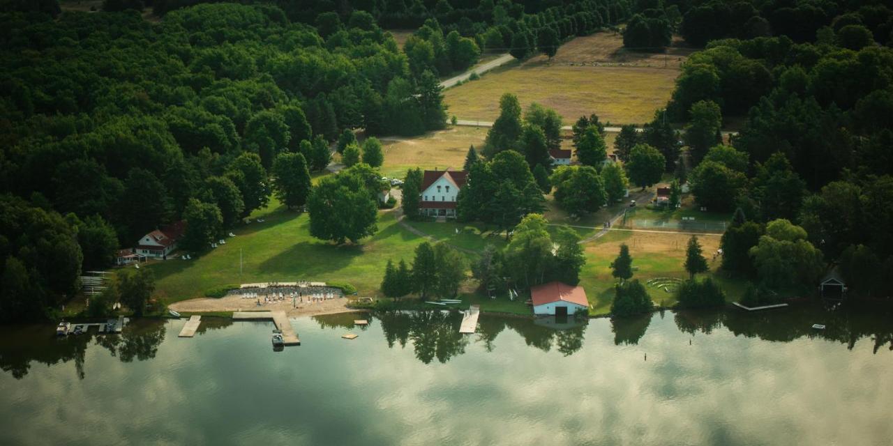 Fountain Point Hotel Suttons Bay Kültér fotó